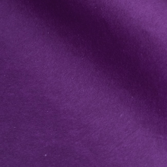 Violet zeer sterk mg zijdevloei 30 grm water - en kleurvast.
 